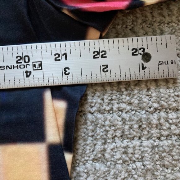 Geometric Aztec Print long sleeve Top - NEW - Picture 7 of 7